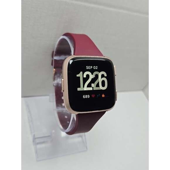 Fitbit Versa FB504 Smartwatch Heart Rate Bluetooth Activity Tracker W Charger - Picture 3 of 11
